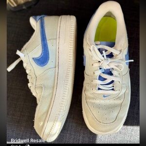 nike sneakers girls size 2